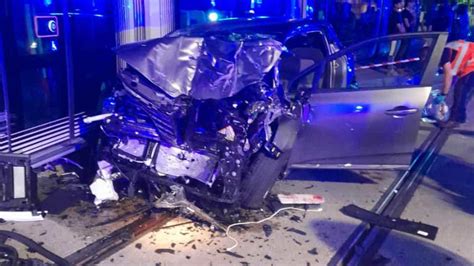 accident caen tram|Normandie. Une voiture s’encastre dans un tram à。